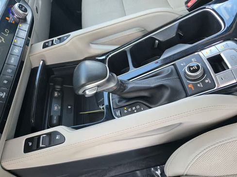 Used 2022 Kia Telluride SX w/ Towing Package AWD/4WD image 14