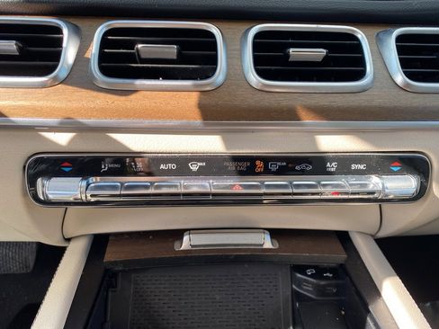 Used 2021 Mercedes-Benz GLE 350 4MATIC w/ Premium Package image 23