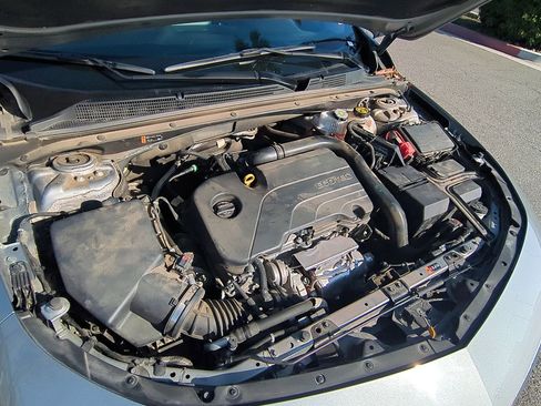 Used 2024 Chevrolet Malibu LT image 28