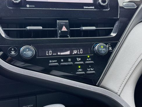 Used 2022 Toyota Camry LE FWD image 12