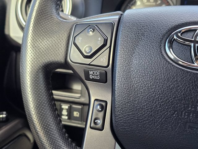 Used 2018 Toyota Tacoma TRD Off-Road AWD/4WD image 32