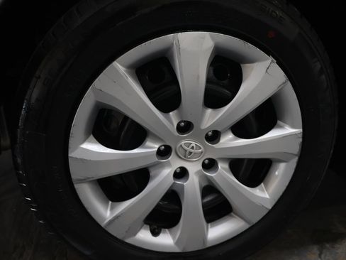 Used 2022 Toyota Corolla LE FWD image 32