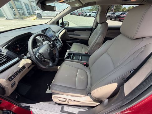 Used 2024 Honda Odyssey Touring image 17