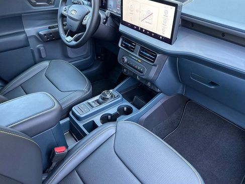 New 2025 Ford Maverick Lobo image 21