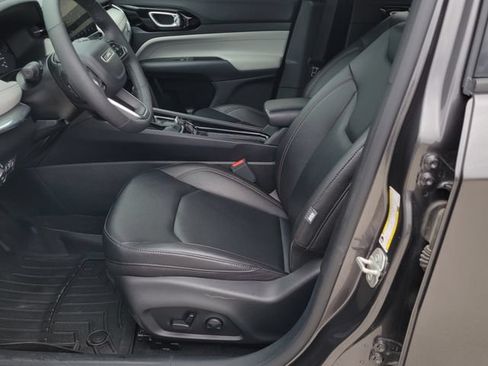 Used 2024 Jeep Compass Limited AWD/4WD image 9