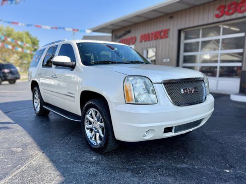 Used 2011 GMC Yukon Denali AWD/4WD image 2