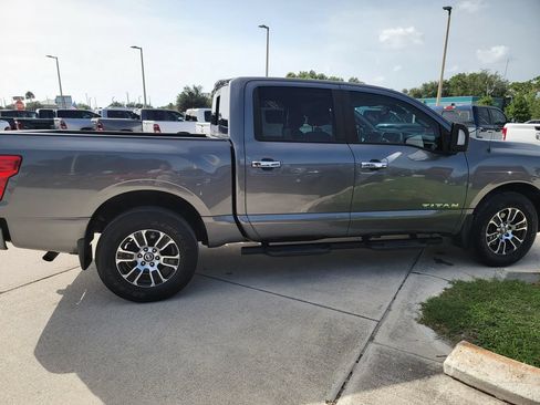 Used 2021 Nissan Titan SV w/ SV Convenience Package RWD image 6