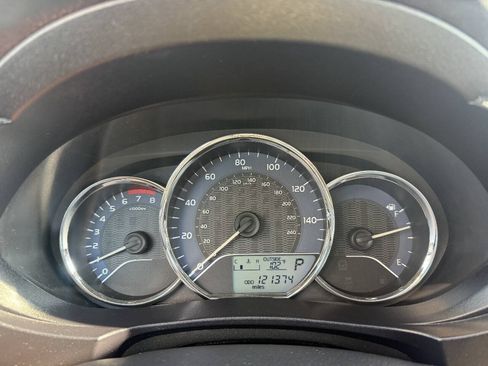 Used 2014 Toyota Corolla LE FWD image 17