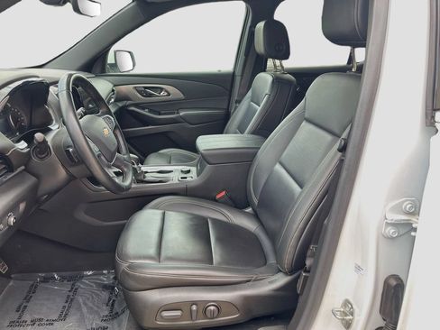 Used 2023 Chevrolet Traverse LT w/ LT Premium Package AWD/4WD image 22