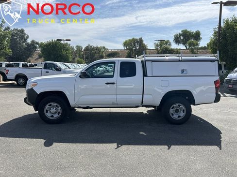 Used 2022 Toyota Tacoma SR RWD image 5