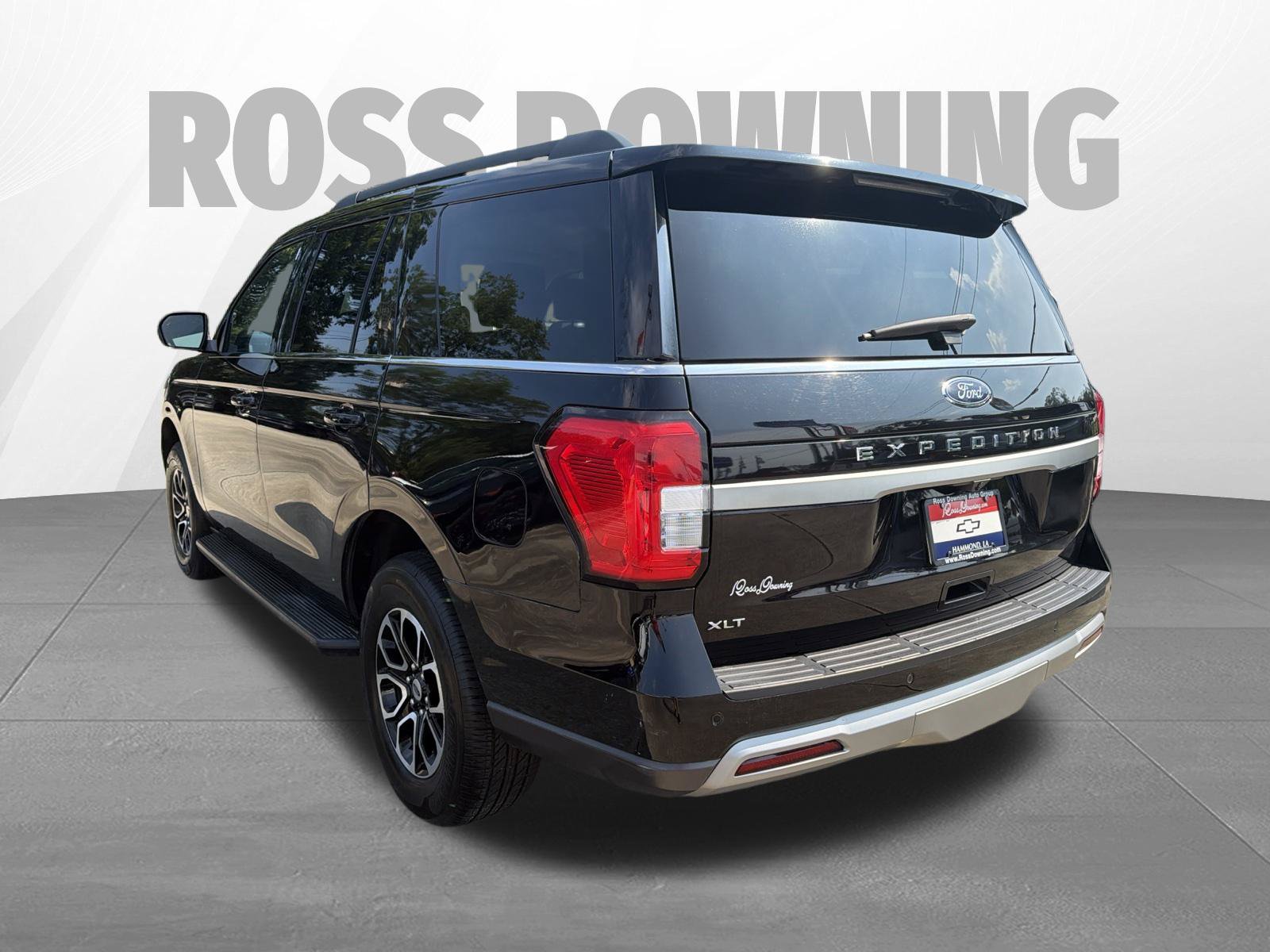 Used 2024 Ford Expedition XLT AWD/4WD image 6