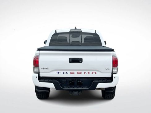 Used 2019 Toyota Tacoma Limited AWD/4WD image 7