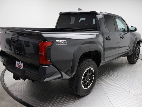 Certified 2025 Toyota Tacoma TRD Off-Road image 8