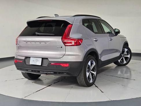 Certified 2026 Volvo XC40 B5 Plus AWD/4WD image 2