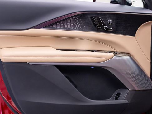 New 2026 Cadillac Lyriq Signature Sport w/ Nappa Leather Package AWD/4WD image 13