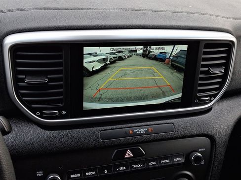Used 2021 Kia Sportage LX image 17