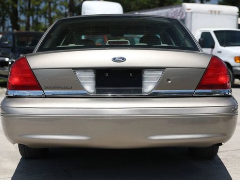 Used 2004 Ford Crown Victoria LX RWD image 5
