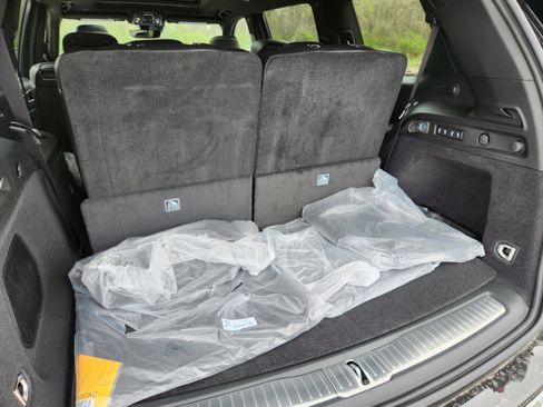 New 2025 Jeep Grand Cherokee L Overland image 18