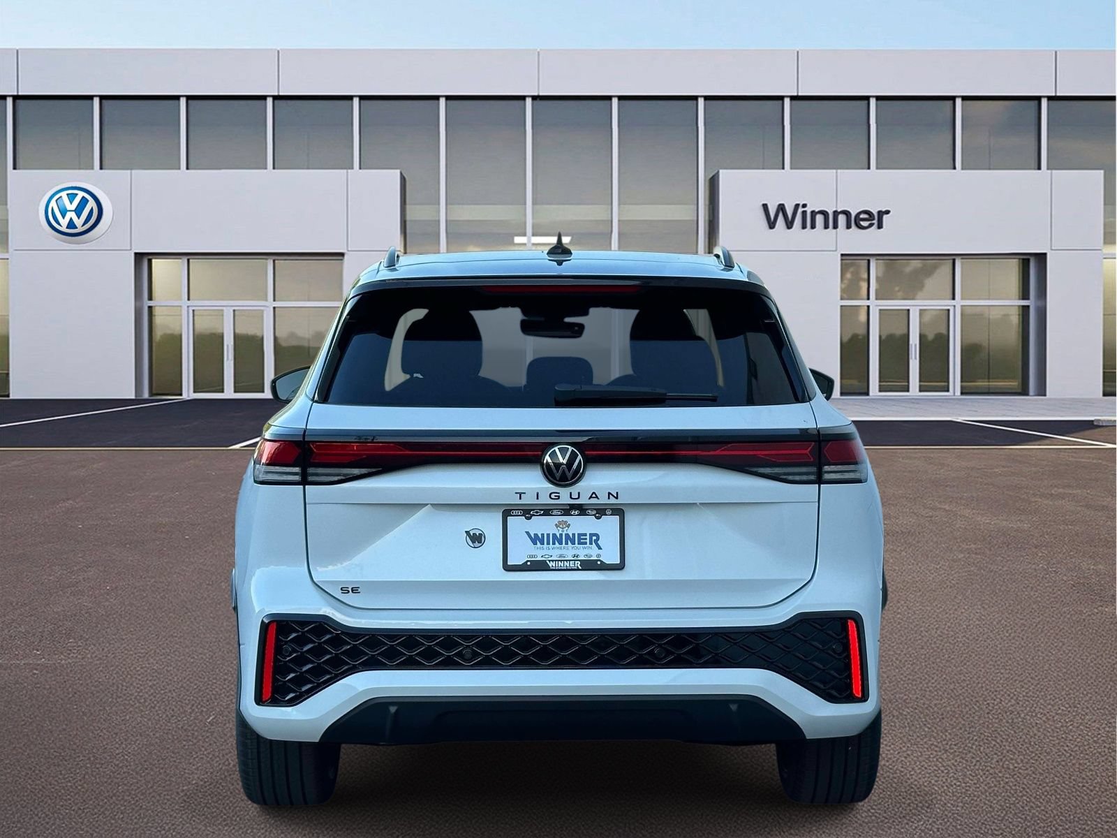 New 2026 Volkswagen Tiguan SE R-Line FWD image 4