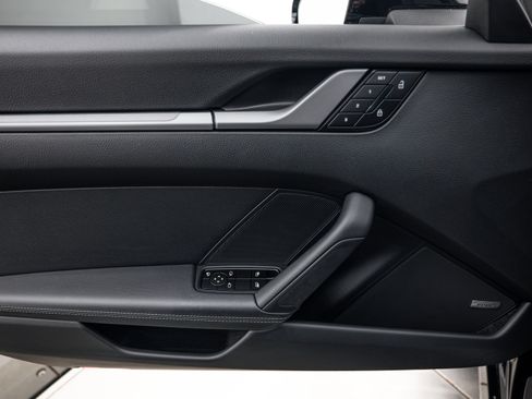 Certified 2025 Porsche 911 Carrera w/ Premium Package RWD image 19