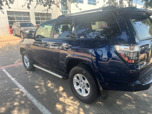 Used 2020 Toyota 4Runner SR5 Premium w/ Moonroof Package AWD/4WD image 3
