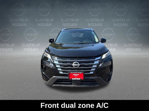 Used 2024 Nissan Rogue SV w/ SV Premium Package FWD image 10
