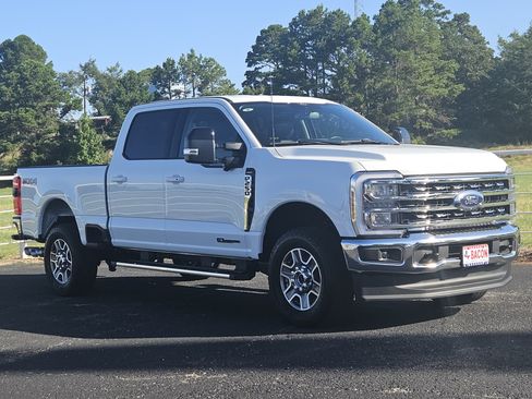 Used 2024 Ford F250 Lariat w/ FX4 Off-Road Package AWD/4WD image 3