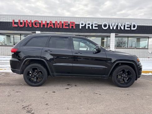 Used 2018 Jeep Grand Cherokee Laredo image 4