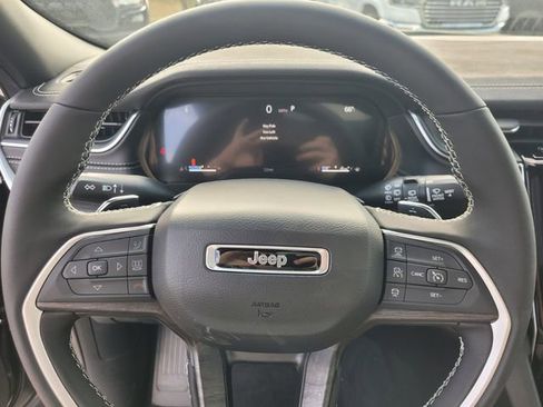 New 2025 Jeep Grand Cherokee L Limited image 29