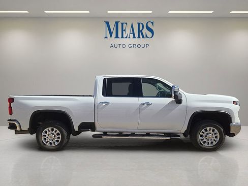 Used 2024 Chevrolet Silverado 2500 LTZ image 6