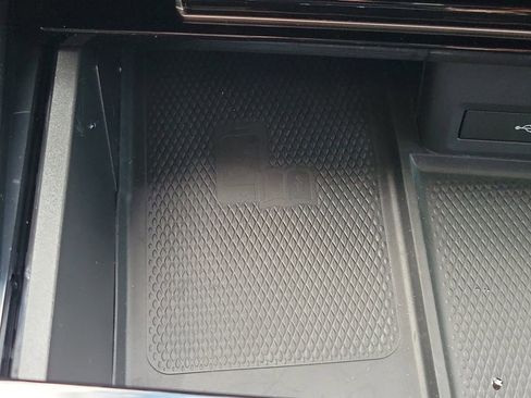 Used 2024 Volkswagen Atlas SEL Premium R-Line image 31