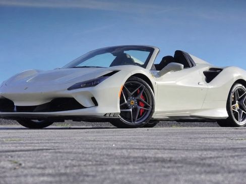 Used 2022 Ferrari F8 Tributo RWD image 1