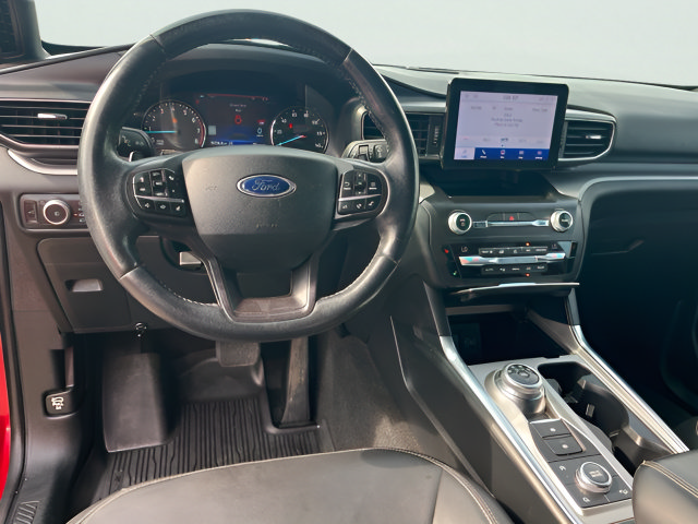 Used 2020 Ford Explorer XLT w/ Equipment Group 202A AWD/4WD image 17