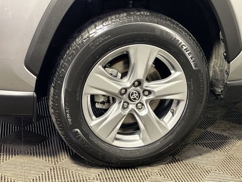 Used 2025 Toyota RAV4 XLE AWD/4WD image 12