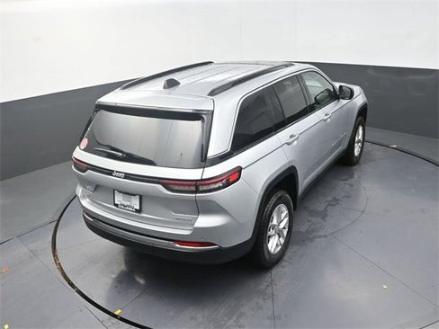 New 2025 Jeep Grand Cherokee Laredo X w/ Luxury Tech Group I image 15