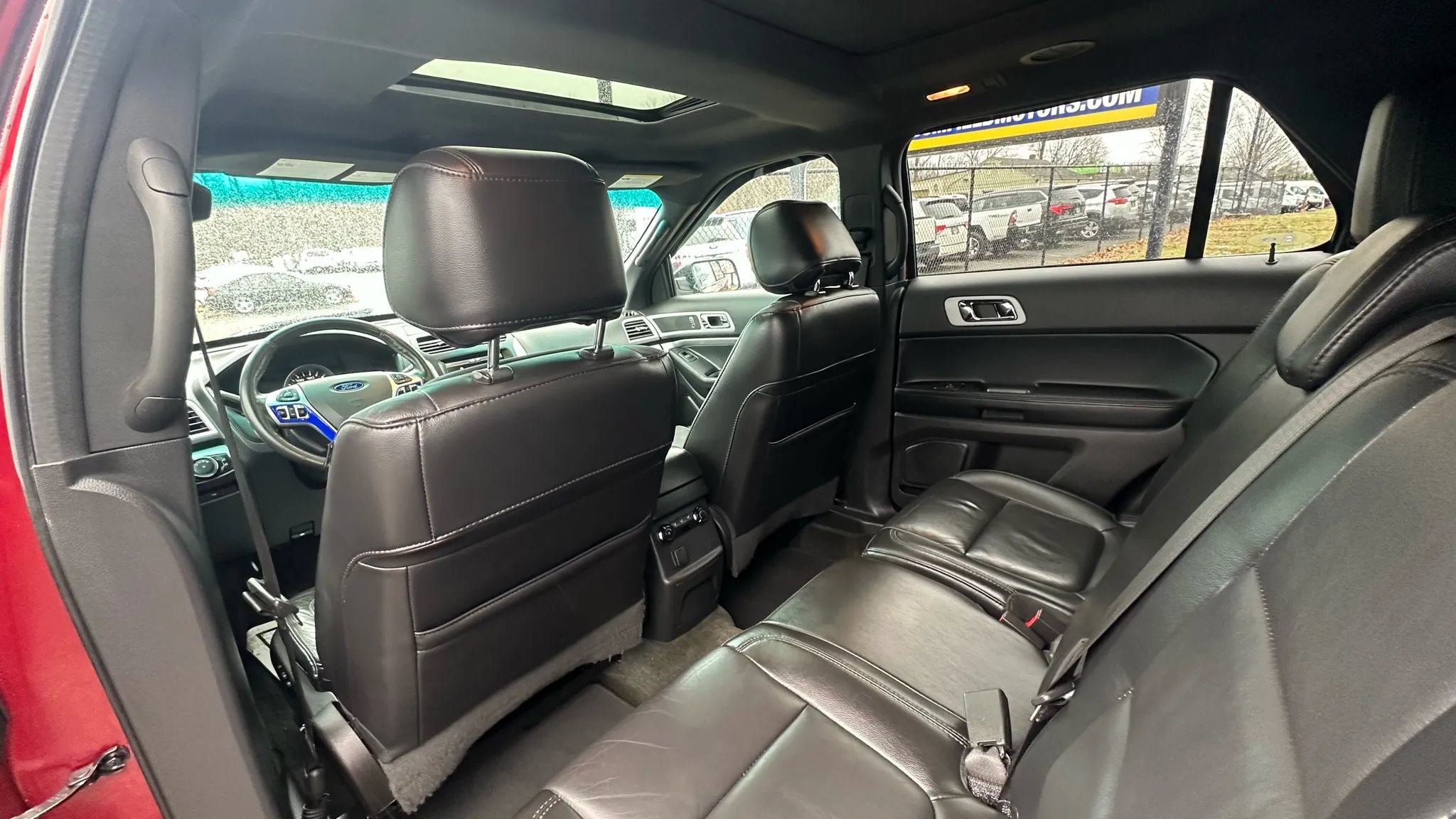 Used 2014 Ford Explorer XLT AWD/4WD image 25