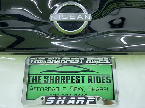 Used 2025 Nissan Leaf S image 12