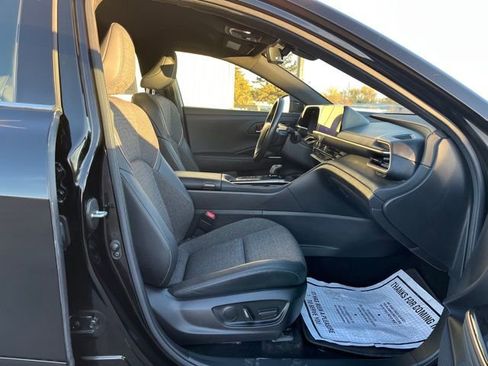 Used 2024 Toyota Crown XLE image 30