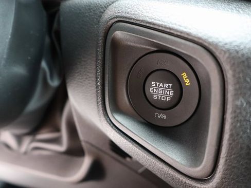 New 2025 Jeep Gladiator Sport image 18