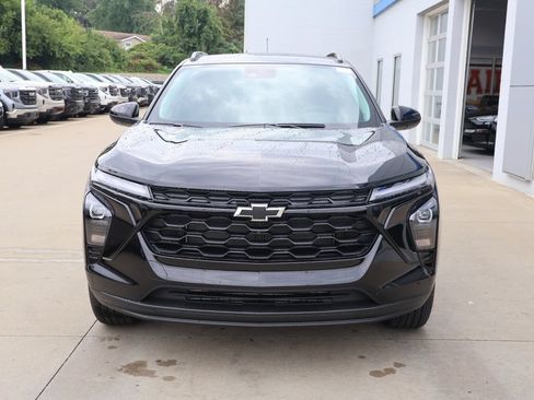 New 2026 Chevrolet Trax LT w/ Midnight Edition FWD image 5