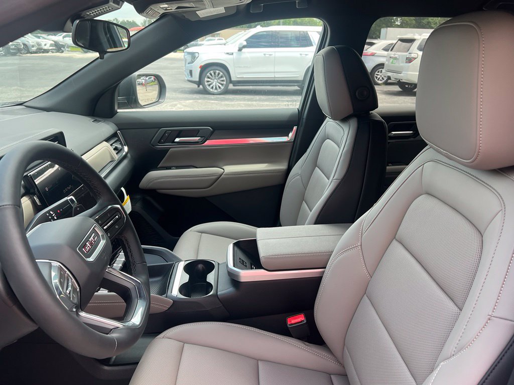 New 2027 GMC Terrain Elevation w/ Elevation Premium Package FWD image 8