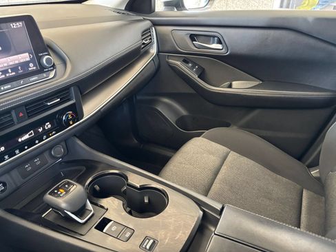 Used 2025 Nissan Rogue SV FWD image 37
