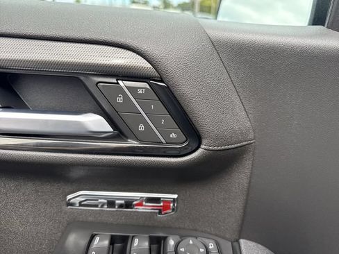 Used 2025 GMC Sierra 1500 AT4 w/ Technology Package AWD/4WD image 43