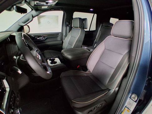 New 2026 GMC Yukon Elevation w/ Elevation Premium Package AWD/4WD image 10