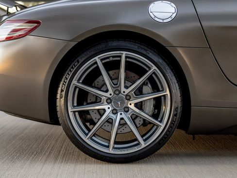 Used 2011 Mercedes-Benz SLS AMG Coupe image 28