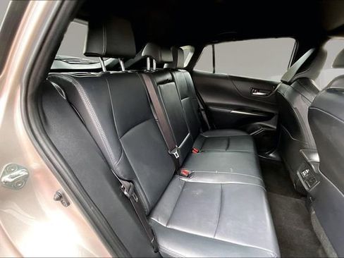 Used 2024 Toyota Venza XLE image 20