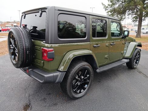 Used 2022 Jeep Wrangler Unlimited Sahara image 3