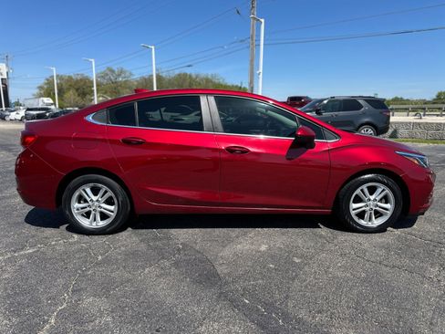 Used 2017 Chevrolet Cruze LT FWD image 6