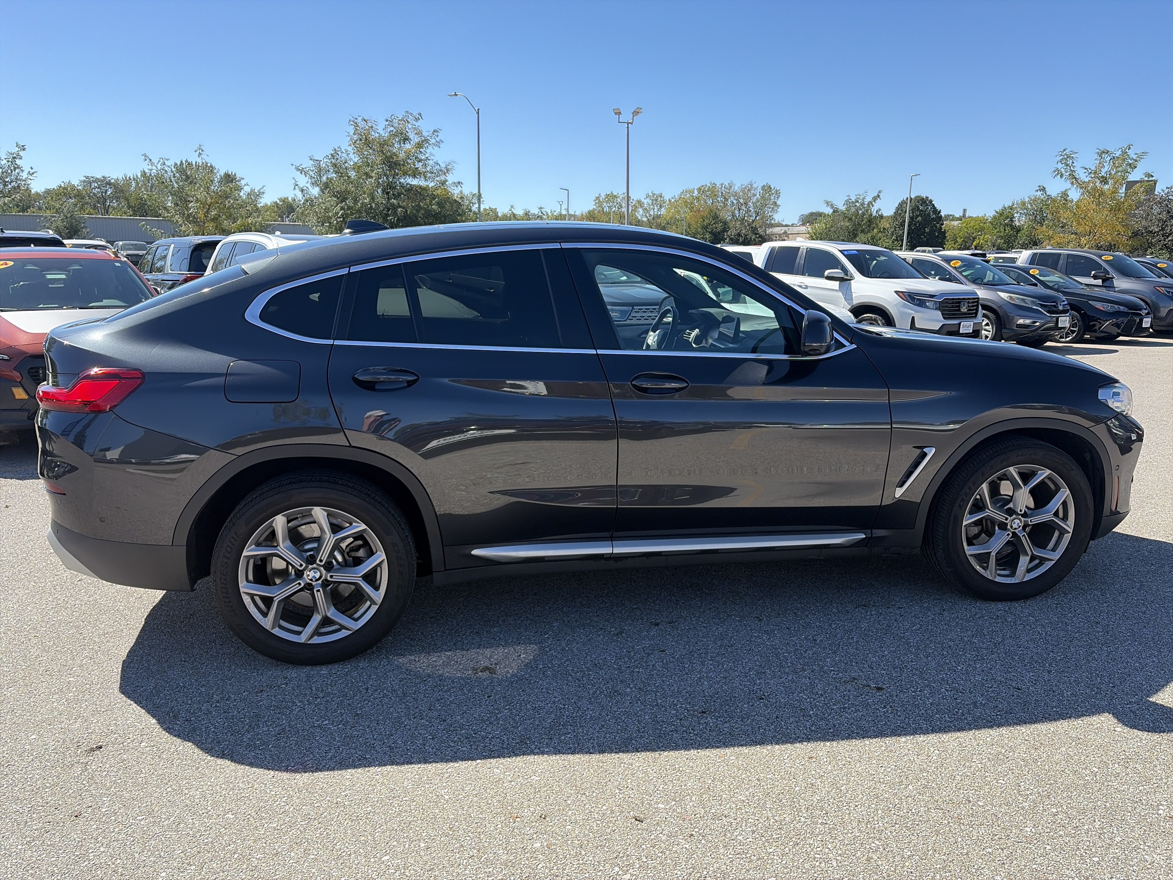 Used 2022 BMW X4 xDrive30i w/ Premium Package 2 AWD/4WD image 4