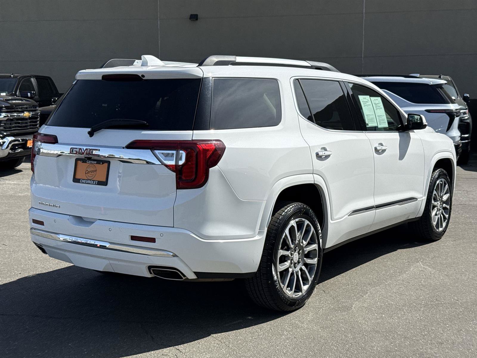 Used 2023 GMC Acadia Denali FWD image 3